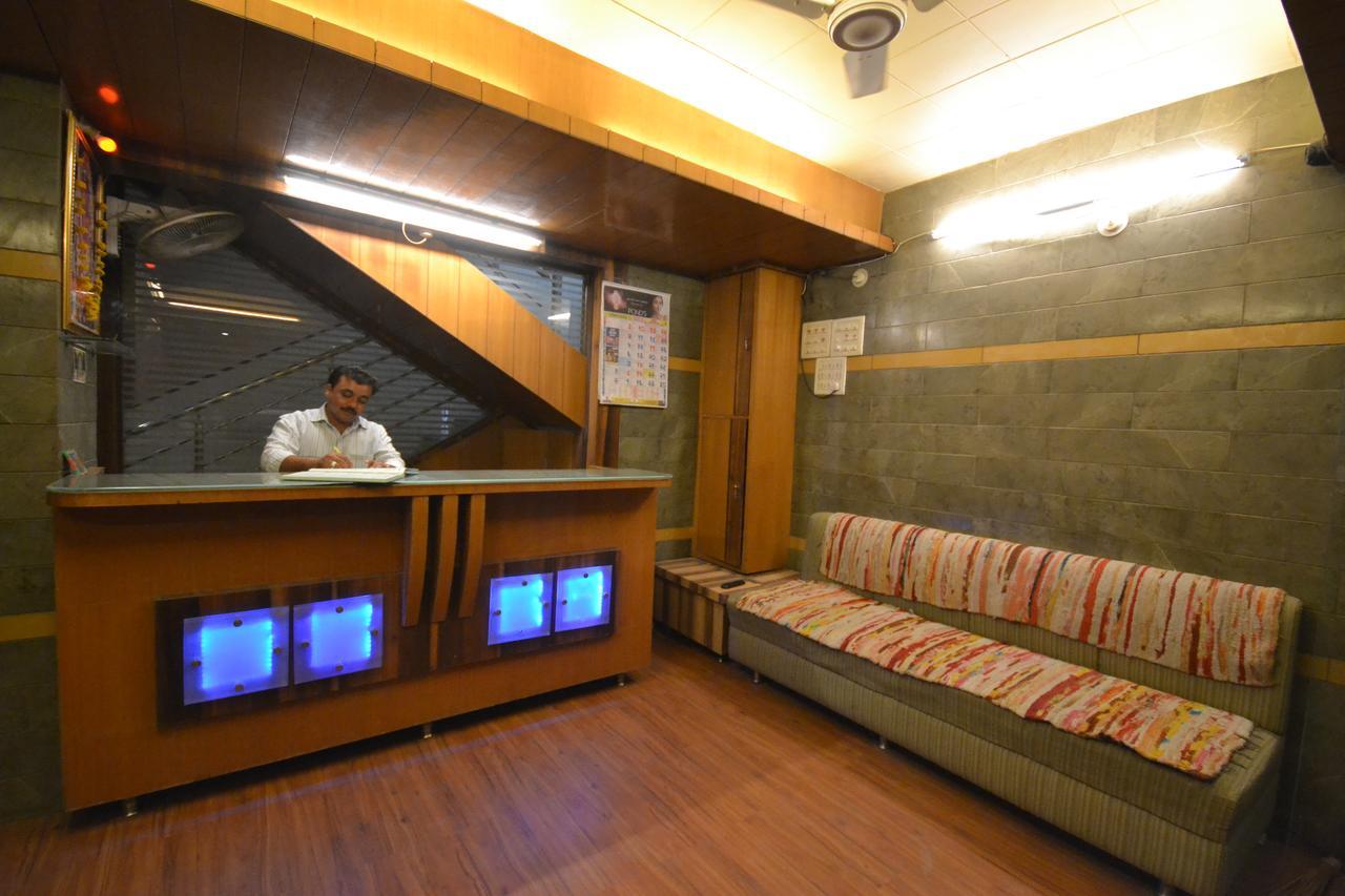 Hotel Sai Hari Prasad Shirdi Dış mekan fotoğraf