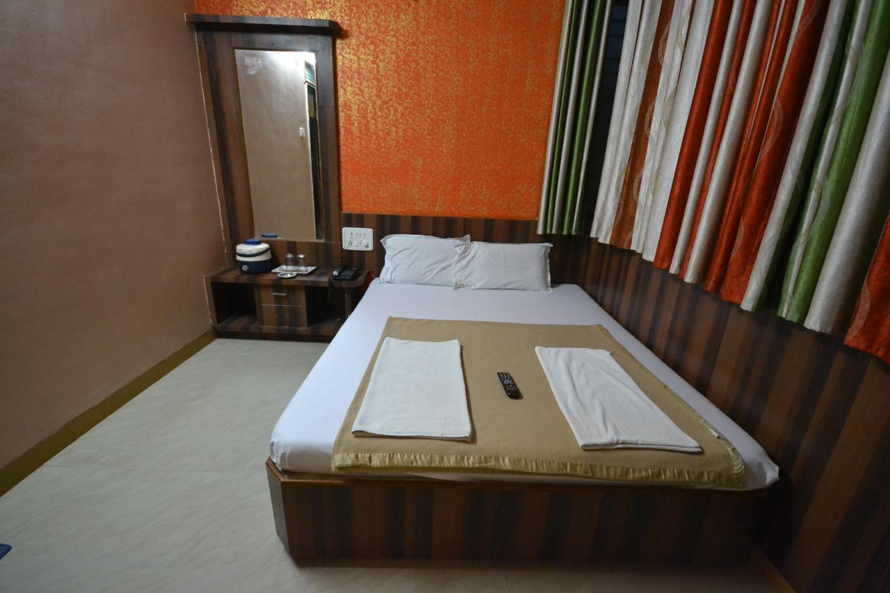 Hotel Sai Hari Prasad Shirdi Dış mekan fotoğraf