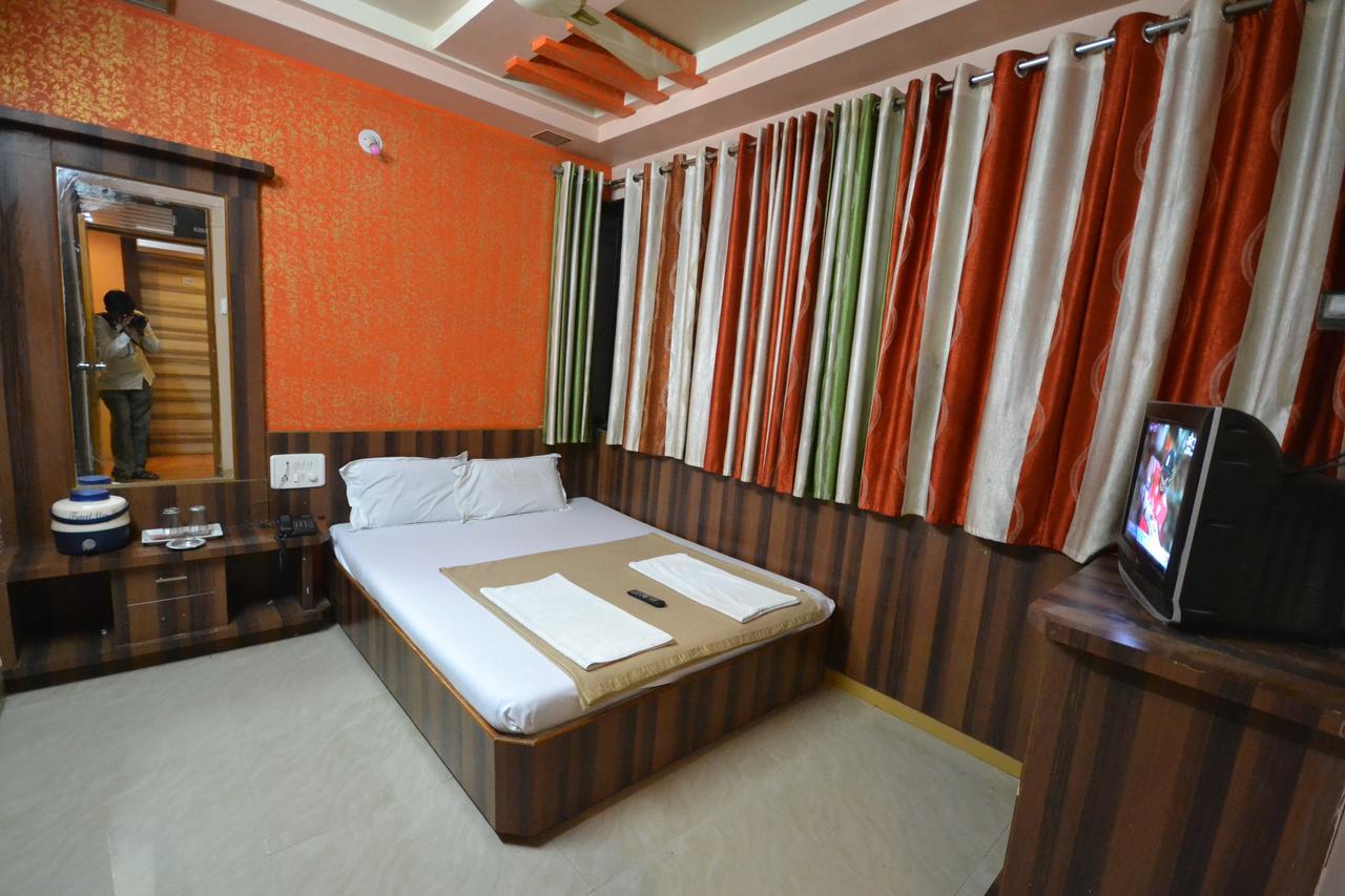 Hotel Sai Hari Prasad Shirdi Dış mekan fotoğraf