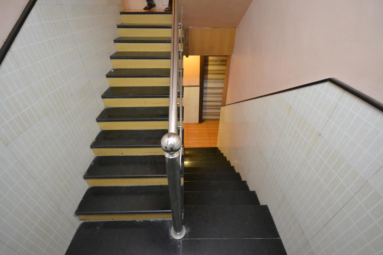 Hotel Sai Hari Prasad Shirdi Dış mekan fotoğraf