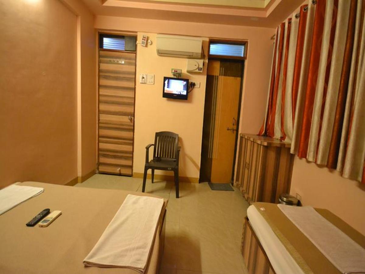 Hotel Sai Hari Prasad Shirdi Dış mekan fotoğraf